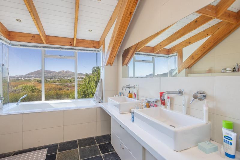 6 Bedroom Property for Sale in Lake Michelle Western Cape